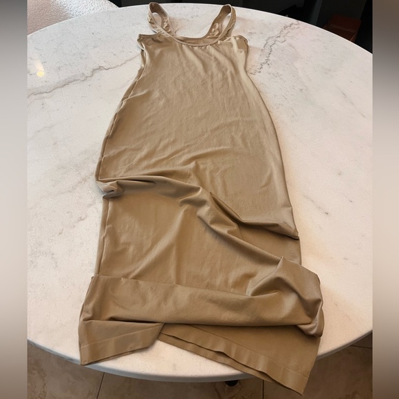 House of CB London Elegant Tan Sleeveless Dress - Picture 2 of 8